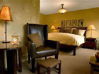 Settlers Inn